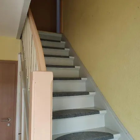 Schones Einfaches In Nethen *